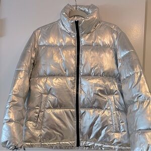 Forever 21 Metallic Silver Puffer Jacket in Junior/Women's Size Small.